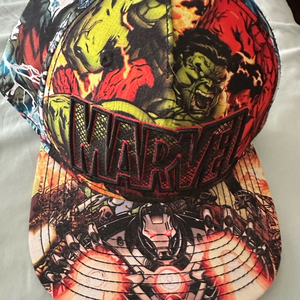 Marvel Graphic Snapback Hat​